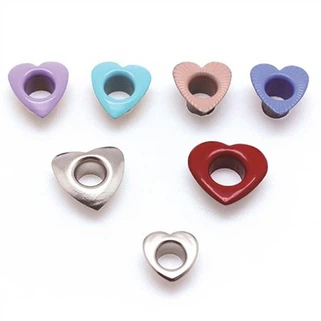 Kovové očká na tkaninu