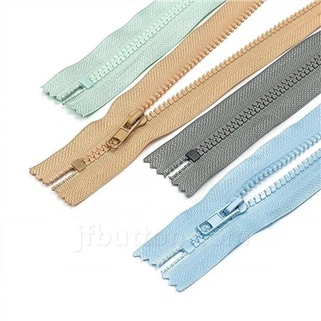 Plastový zips na bundu