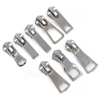 Sťahovacie zipsy na batohu