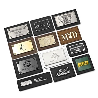 Vyrobené s láskavými koženými štítkami