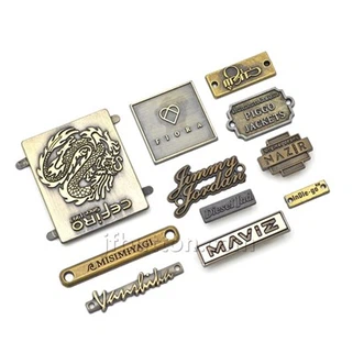 Kovové štítky na oblečenie