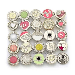 Gombíky s kovovými kovármi