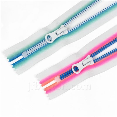 Biely plastový zips s PVC Pull
