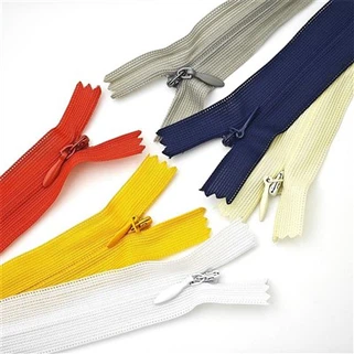 24 Neviditeľný zips