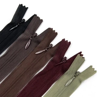Extra dlhý neviditeľný zips